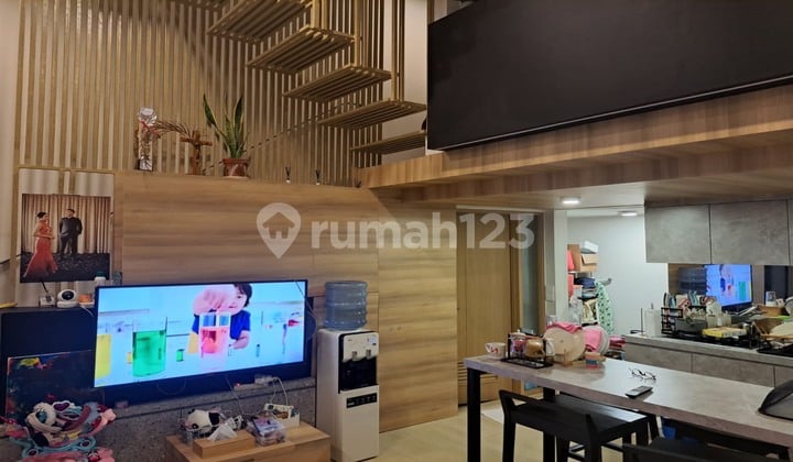 Millennial home IMAJIHAUS Greenwich BSD LOW PRICE* Land area 65 (5x13), Building area 77, 3 bedrooms, 3 bathrooms, 4 floors with mezzanine, Fully furnished (sofa, dining table + 4 chairs, kitchen set, 2-burner stove, work desk on the 2nd floor, dressing table, bed + divan in every room, the 3rd bedroom on