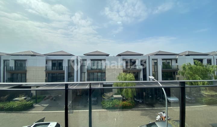 Rumah Mewah@zora Bsd 8 X 15 3 Lantai