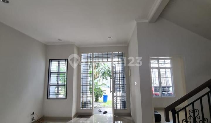 Rumah Di Cluster Menaggio Illago Gading Serpong Lokasi Strategis Dekat Pusat Kuliner Siap Huni Akhir Septlt 8x17 Lb 145 Kt 4+1 Km 3+1 3 Ac , Gordyn 95 Juta Per Tahun Minimal Sewa 2 Tahun