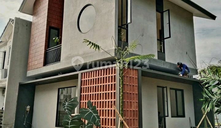 Brand New At Vanya Park Bsd Posisi Hook, Cakeppp Siap Huni Luas Tanah 102 M2-luas Bangunan 132 M2-2 Common Bedroom + 1 Master Bedroom-2 Common Bathroom + 1 Master Bathroom-master Walk In Closet-double Volume (high Ceiling) Living Dining -kitchen-island Ba