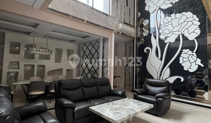 Zora - Kazumi Furnished Ada Kolam Renang Lt 10 X 20 Lb 338m2 Kt 4 + 1 Km 5 + 1 Full Ac Full Furnish>> Ada Lift >>ada Kolam Renang