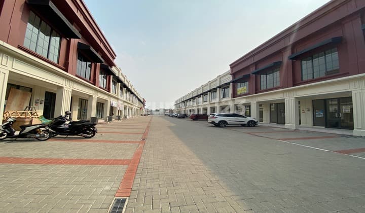 Most Sought-After Shop House in Gading Serpong, Strategic Location at the Heart of Gading Serpong's Culinary Scene, Madison Grande
- 2 Floors
- Land Size 4.5x10m
- Building Area 90m2
- 3500 Watt Electricity
- Free Solar Panel
- Free 2 AC Units
- Free Maintenance Fees Until December 2024