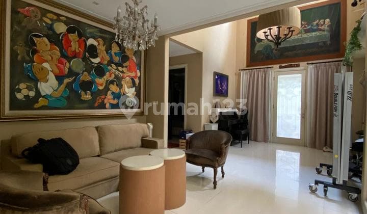 Jual Cepat, Siap Huni Rumah Taman Mediteranian Lippo Karawaci Central Rumah Sangat Bersih dan Rapih Luas Bangunan 270 M2, Luas Tanah 283 M2, 2 LT (Belakang Tanah Kosong)4 KT + 2 KT (Art+Supir)4 KM + 2 KM (Art+Supir)Toto, Ikea >Ex Rumah Contoh Fully Furnis
