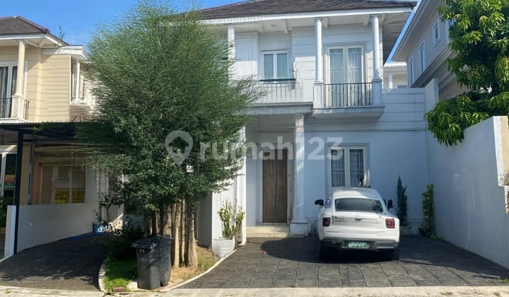 Rumah Siap Huni Rapih Di Bsd Less Belles Luas Tanah: 12x20 Luas Bangunan: 248kmr Tdr: 4+1kmr Mandi: 3+1 Furnished :ac Bed Meja Kursi Kerja Di Setiap Kamar, Meja Makan, Sofa, Kulkas, Mesin Cuci, Oven, Microwave, Kompor, Wh Listrik : 4400 Ipkl : 750rb