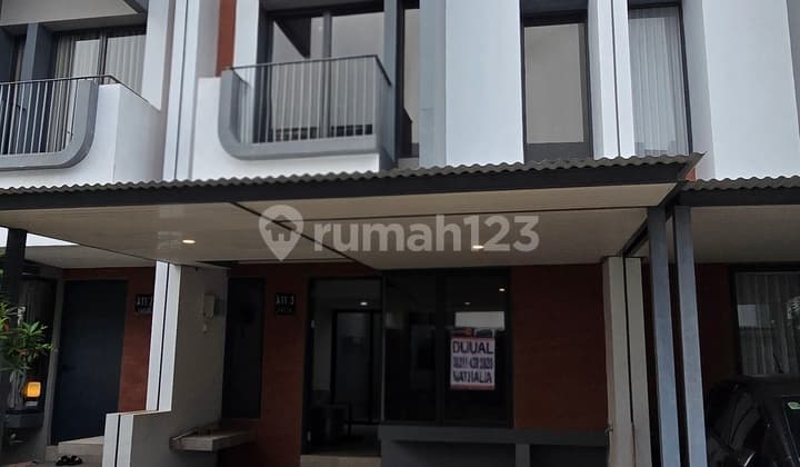 Cluster Freja Chic Bsd Siap Huni Sudah Renovasi Jual Cepat Murah Lokasi Strategis Dekat Pintu Tol Bsd , Pasar Intermoda , Aeon Mal , Stasiun Kereta Cisauk, Ice Bsd, Atmajaya , Prasmul Lt 60 Lb 77kt 3 Km 2rp 165000xxxxnegotiable)ppjb Siap Ajb(belum Pe