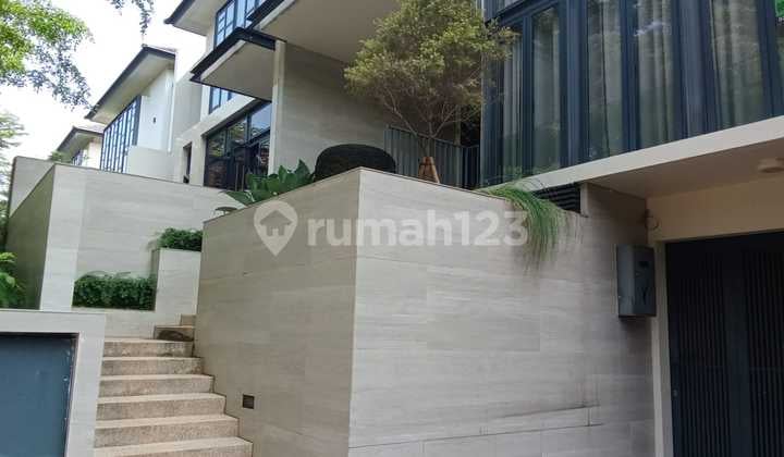 Rumah Mewah Furnished Di Lancewood, Navapark, Bsd City Lt : 336 M2 Lb : 349 M2 Kamar Tidur : 5, Kamar Mandi : 4 Hadap : Selatan