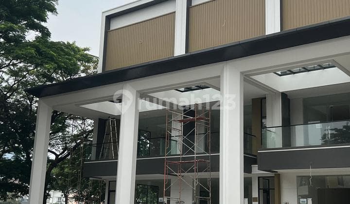 Menteng Studio Loft with Prime Location >> <7x20 (land) + 6x20 (building) >>> 3 Floors Price 750 Million / Year Negotiable Minimum 3 Years Nathalia Gading Pro 082114393820