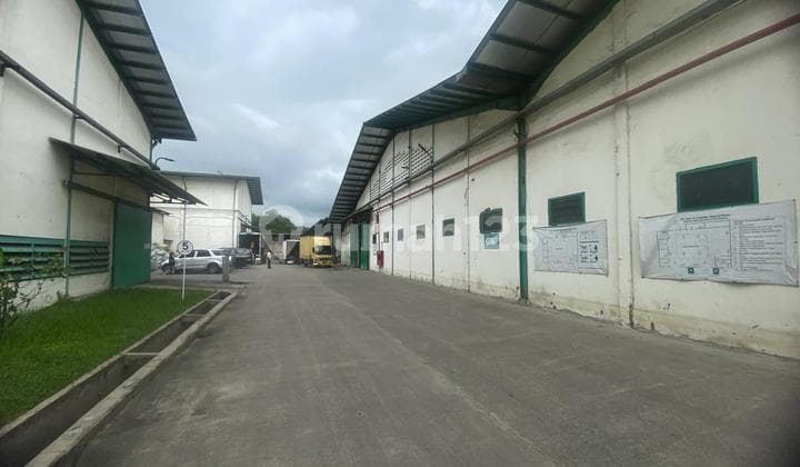 Good Warehouse Ready to Use in East Balaraja Near Toll Gate (Approx. 2Km)Available February 2026 Area 1900 M2with Office