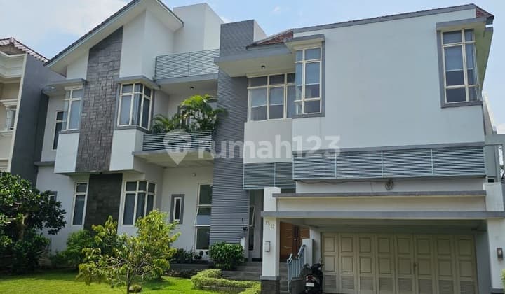 Luxurious House in BSD, Taman Telaga Golf, Land Area 644, Building Area 800, with 5+1 Bedrooms, Open Space & High Ceiling, Freehold Title (SHM).