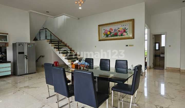 Luxurious House in BSD, Taman Telaga Golf, Land Area 644, Building Area 800, with 5+1 Bedrooms, Open Space & High Ceiling, Freehold Title (SHM).