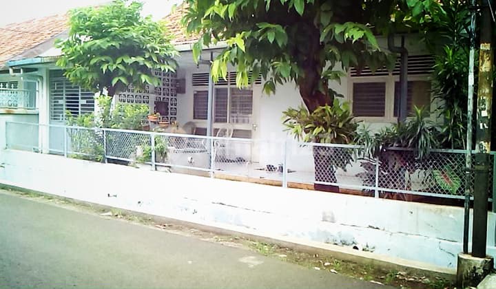 Rumah Lama Hitung Tanah Dalam Komplek Duren Tiga, Pasar Minggu, Jakarta Selatan