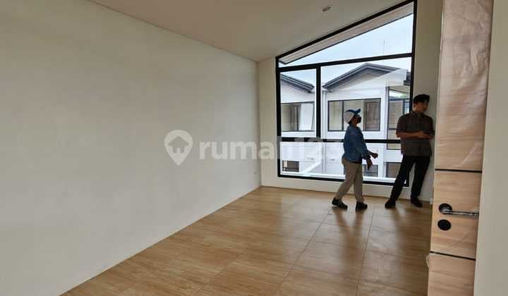 Rumah 2Lantai Dekat Akses Toll Karawaci di Jual Murah