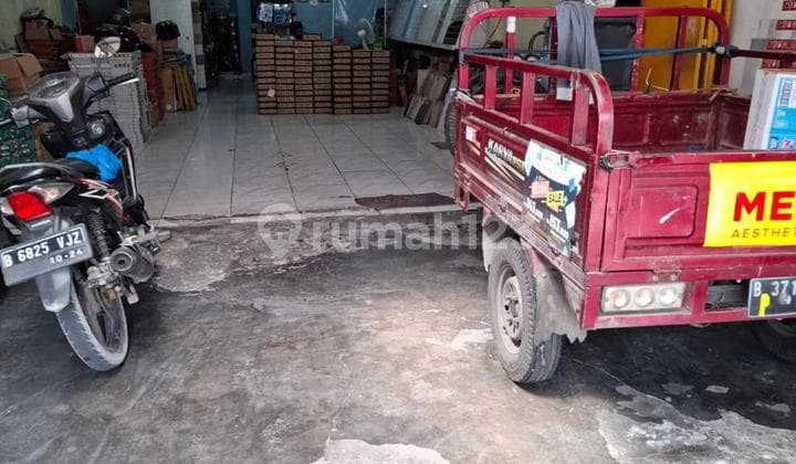 For Quick Sale: 2-Storey Shop House with Business Space in Semanan