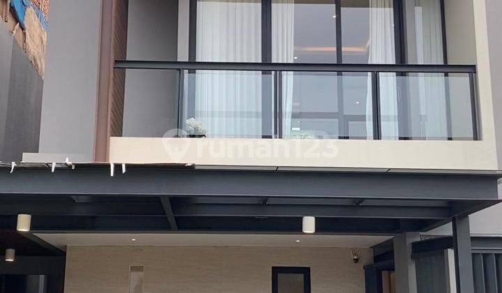 Rumah 3 Lantai Mewah Dekat Akses Toll Karang Tengah di Jual Murah