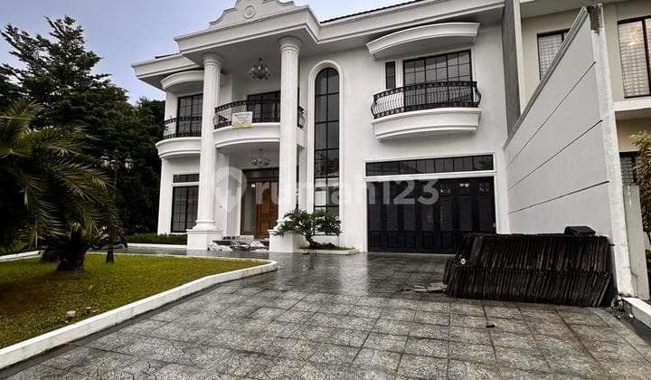 Dijual Rumah di Jalan Bunga Azalea, Bogor