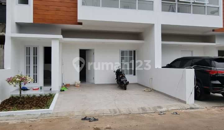 Rumah 2 Lantai Dalam Cluster Di Lebak Bulus