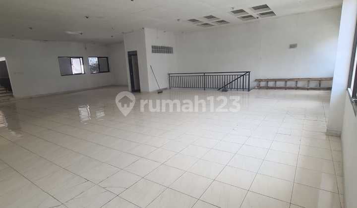 ruko ex dealer mobil lokasi strategis 2 lantai di kopo