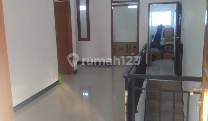 Rumah Nyaman Minimalis Lokasi di Taman Kopo Indah 1