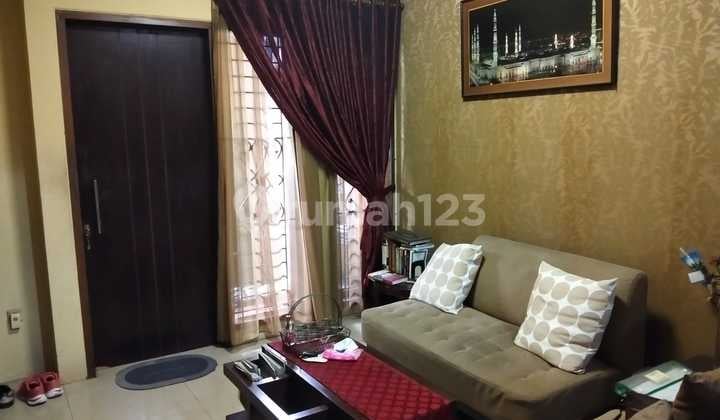 rumah nyaman modern di jalan kebon sirih