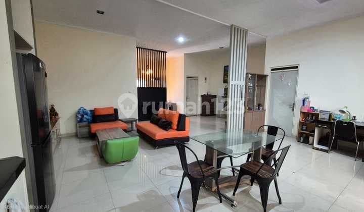 Minimalist Comfortable House in Taman Kopo Indah 3