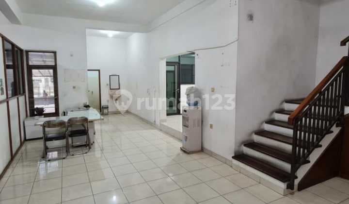 Rumah Plus Ruang Usaha Bagus Terawat di Sayap Setra Sari