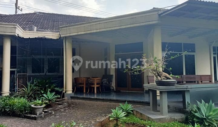 villa cantik nyaman asri sejuk di mainroad ciwidey