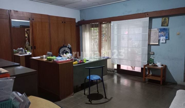 gedung ex kantor lokasi strategis di gatot subroto