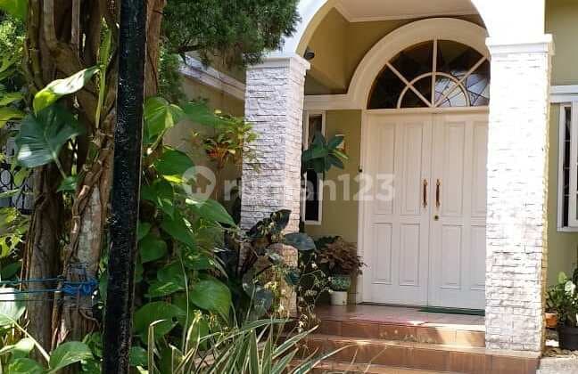 comfortable minimalist 2-story house in istana regency