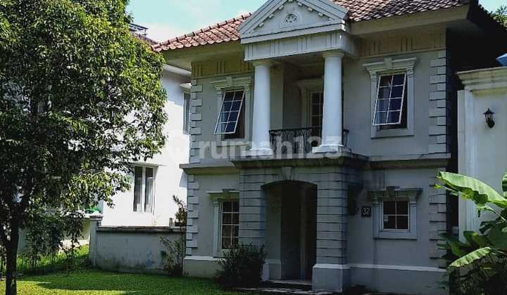 Jual Rumah Siap Huni, Depannya Green Area di Cluster Taman Yunani Sentul City