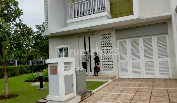 Rumah 2 Lantai Terawat Bagus di Summarecon Bandung