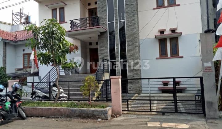 Harus Terjual Akhir Bulan ini!!Rumah Kosan 3 Lantai Tengah Kota