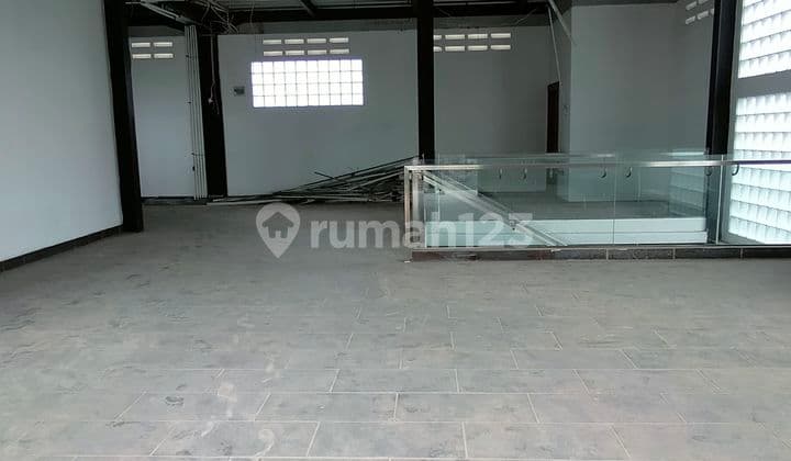 Ruang Usaha 2 Lantai dekat mall,perbankan dan sekolah