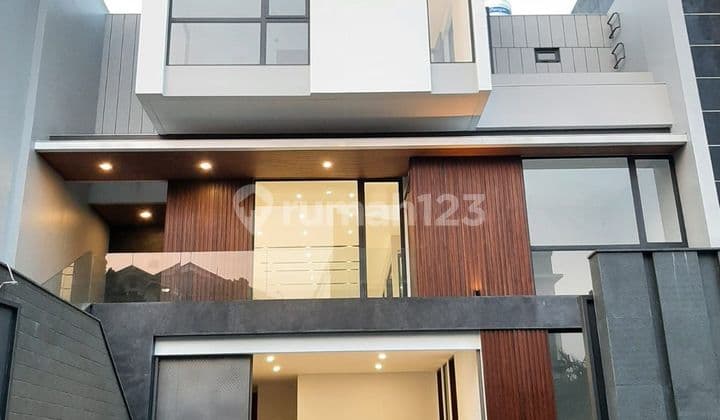 Rumah Mewah 2 Lantai Dekat Tol Pasteur di Bandung SHM
