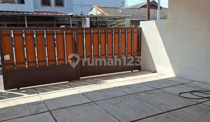 Rumah Baru 2 Lantai Hadap Timur lokasi strategis kota Bandung