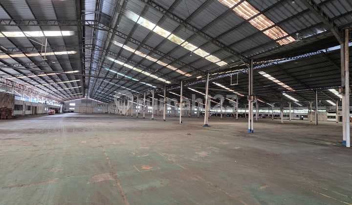 Gudang di Lokasi Mainroad Jl Raya Kosambi Pantura, Karawang bisa Industri