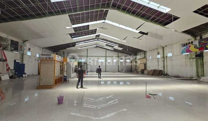 Good Warehouse Ready to Use on Main Road Location Re Martadinata Tasikmalaya