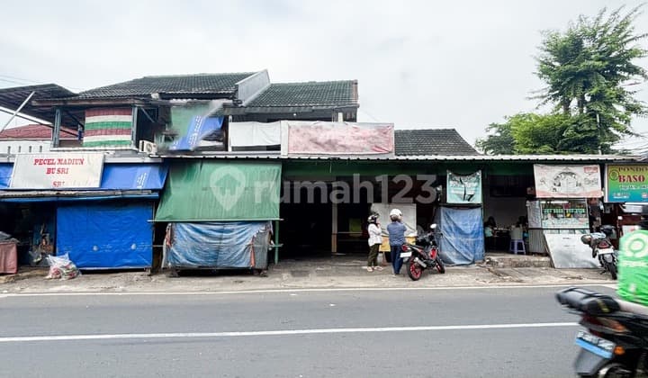 OLD HOUSE LAND CALCULATION STRATEGIC LOCATION ON THE MAIN ROAD CORNER POSITION IN TANAH KUSIR, SOUTH JAKARTA