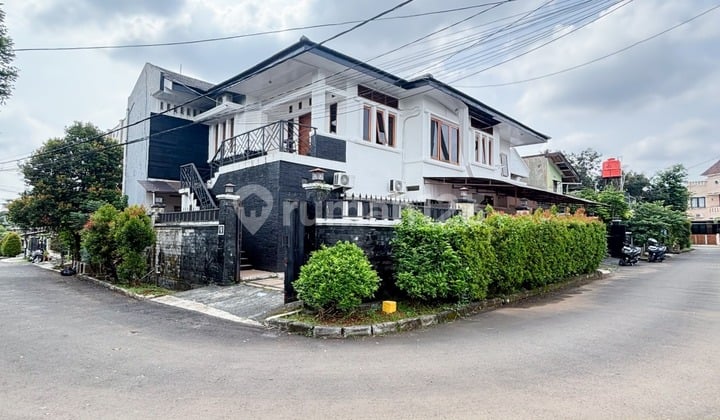 Rumah Semi Kos Kosan Dalam Komplek dengan Posisi Hoek di Bintaro Sektor 3A, Tangerang Selatan