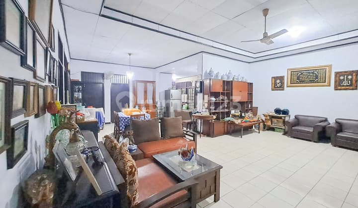 Classic House in Blok S, Kebayoran Baru, Near Kuningan Senopati