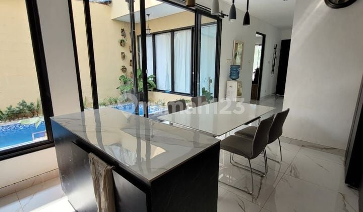 Under the Market!! Dago Resort Complex, North Bandung, Luxurious House with Swimming Pool, Beautiful View Elite Location, One Gate System, Bandung City