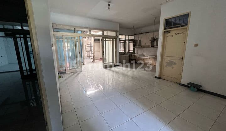 Quick Sale! House in Kopo Permai 3 Renovated & Clean Suitable for Living, Business, Office