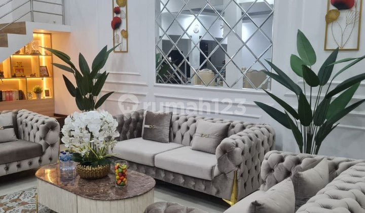 RUMAH LUX INTERIOR MEWAH DALAM KOMPLEK DI PADASUKA BAWAH - CICAHEUM