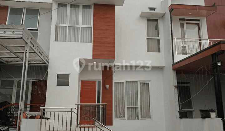 Jual Rumah Bagus 2 Lantai Dalam Komplek di Sayap Bojong Koneng Cikutra