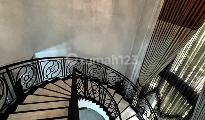 TINGGAL BAWA KOPER AJA! Rumah Lux All Furnished Di Singgasana Pradana Mekar Wangi