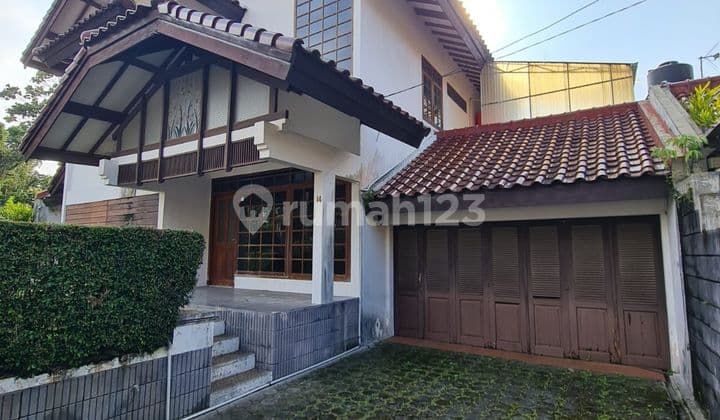 Turun Harga Makin Murah! Hanya 2 Menit ke Tol Pasteur! Rumah Asri Siap Huni Dalam Komplek
