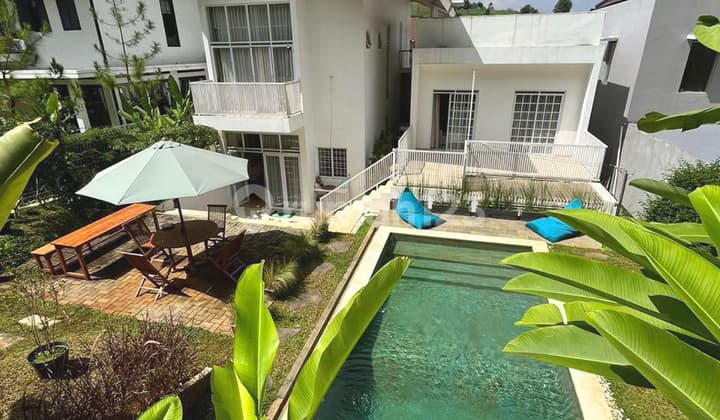TURUN HARGA MAKIN MENARIK! RUMAH MODERN LUX SPLIT LEVEL DI DAGO PAKAR RESORT BANDUNG UTARA