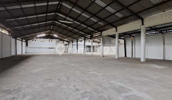 Best Price! Rent a Spacious Warehouse in Kiaracondong, Bandung City