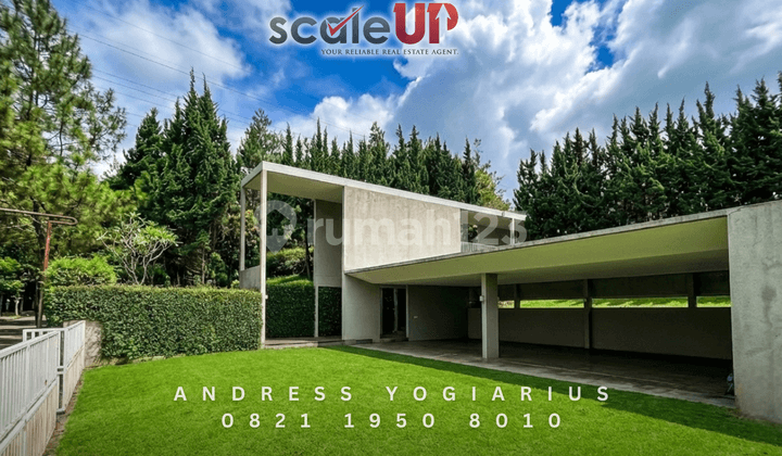 Iconic Architectural Residence At Dago Pakar - A Private Luxury House By Tan Tik Lam