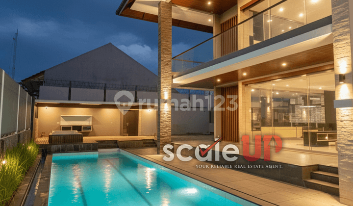 Hot Sale! Rumah Lux Modern Kolam Renang dan Jacuzzi di Komplek Elit Setra Duta