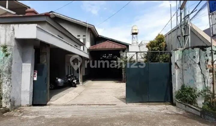 Dijual gudang di jl.moch toha dekat pintu tol moch toha